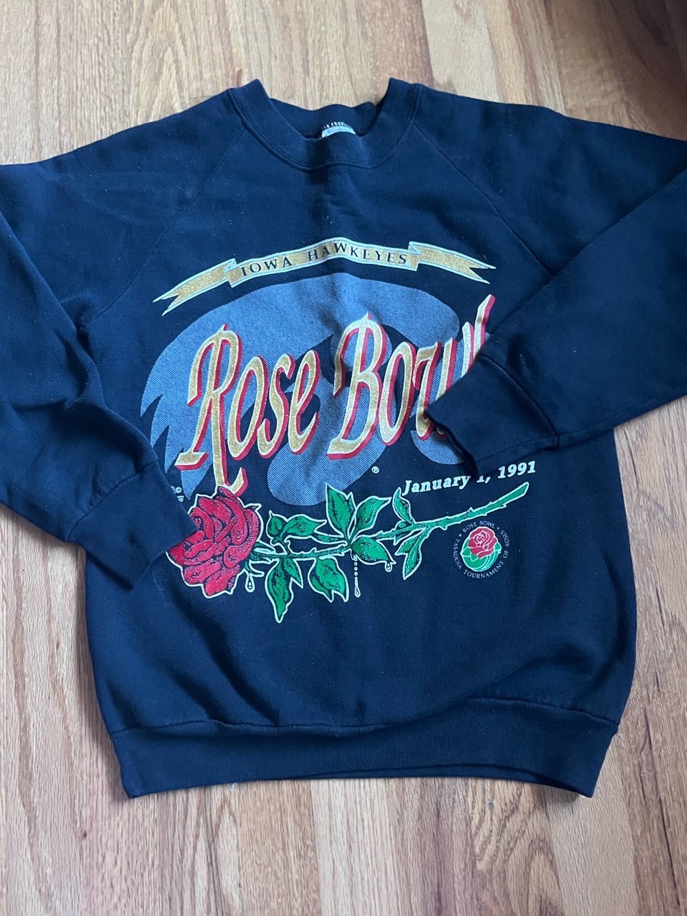 1991 Iowa Hawkeyes Rose Bowl navy blue crewneck sweatshirt size small